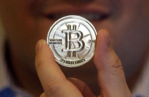 Le Bitcoin, une devise virtuelle qui s'arrache