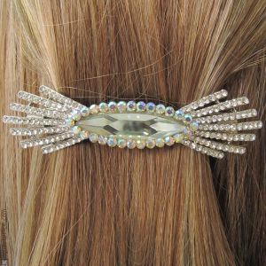 Comment porter et mettre des barrettes à cheveux ?