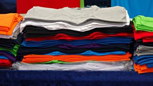 Le tee-shirt personnalisé : l'élément indispensable pour vos événements professionnels